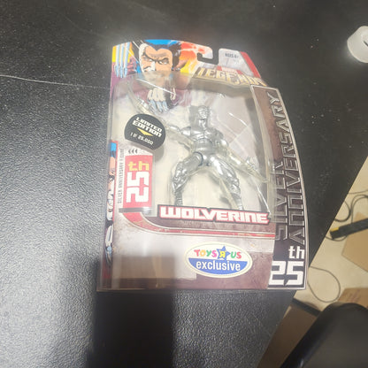 Wolverine limited Edition 25th anniversary marvel legends toysrus exclusive