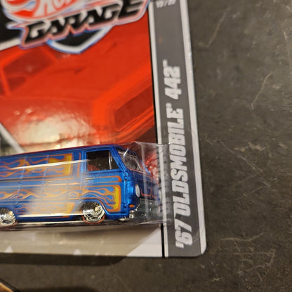 Hot Wheel Garage Dodge Van Error Car on wrong Card.