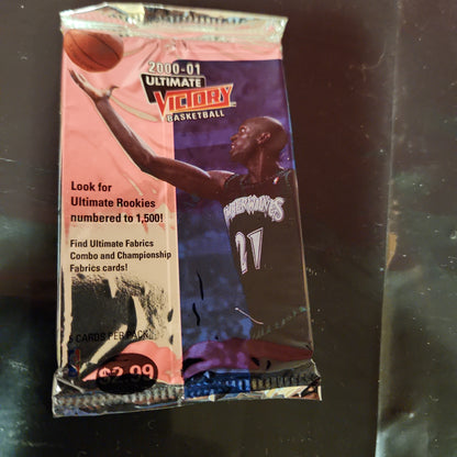 2000-01 ULTIMATE VICTORY BASKETBALL CARD PACK -KOBE BRYANT INSERT AUTOS? NBA Cards