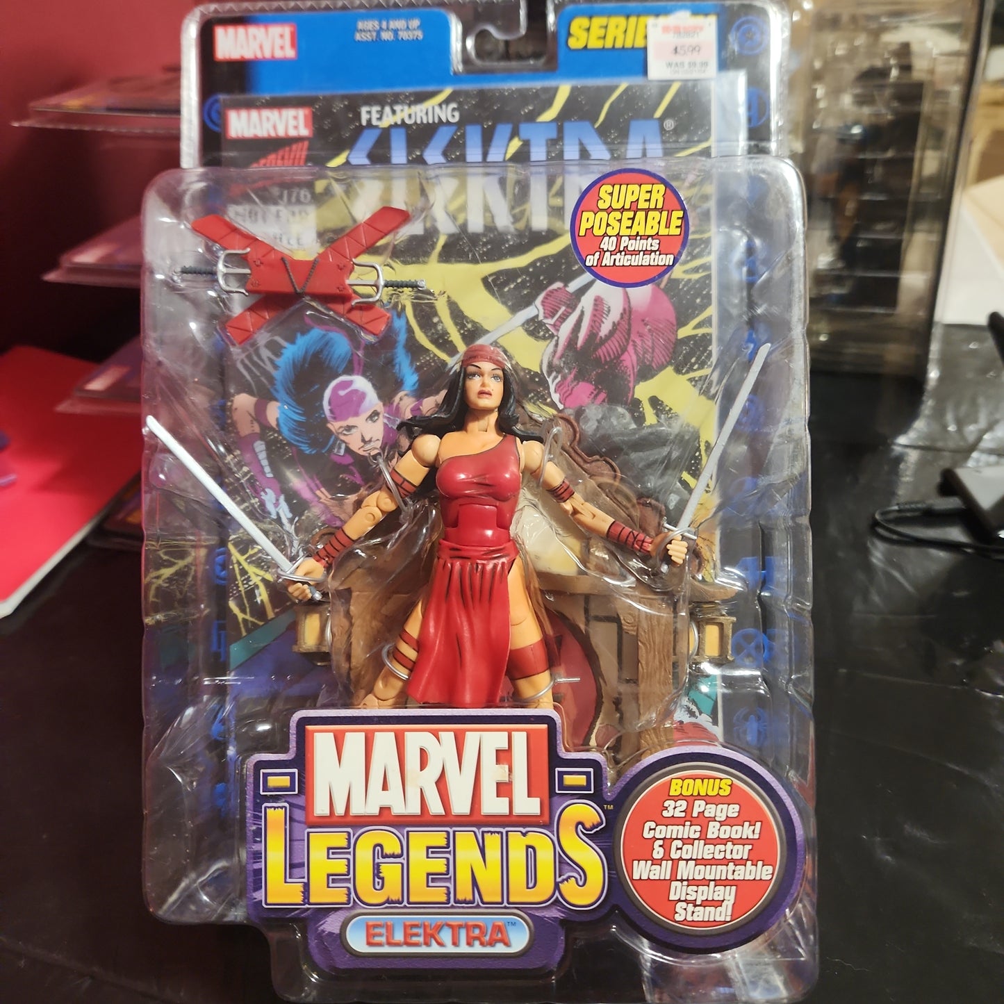 New 2003 Toy Biz Marvel Legends Elektra Series IV