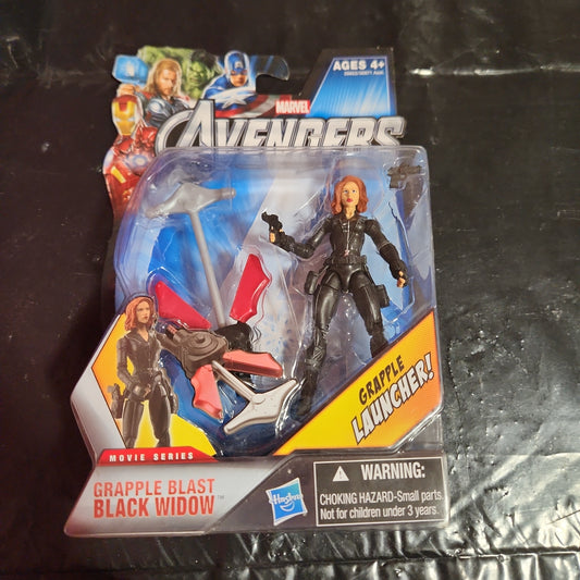 Hasbro Marvel Avengers Movie Figura de acción de 4 pulgadas Grapple Blast Black Widow y lanzamiento