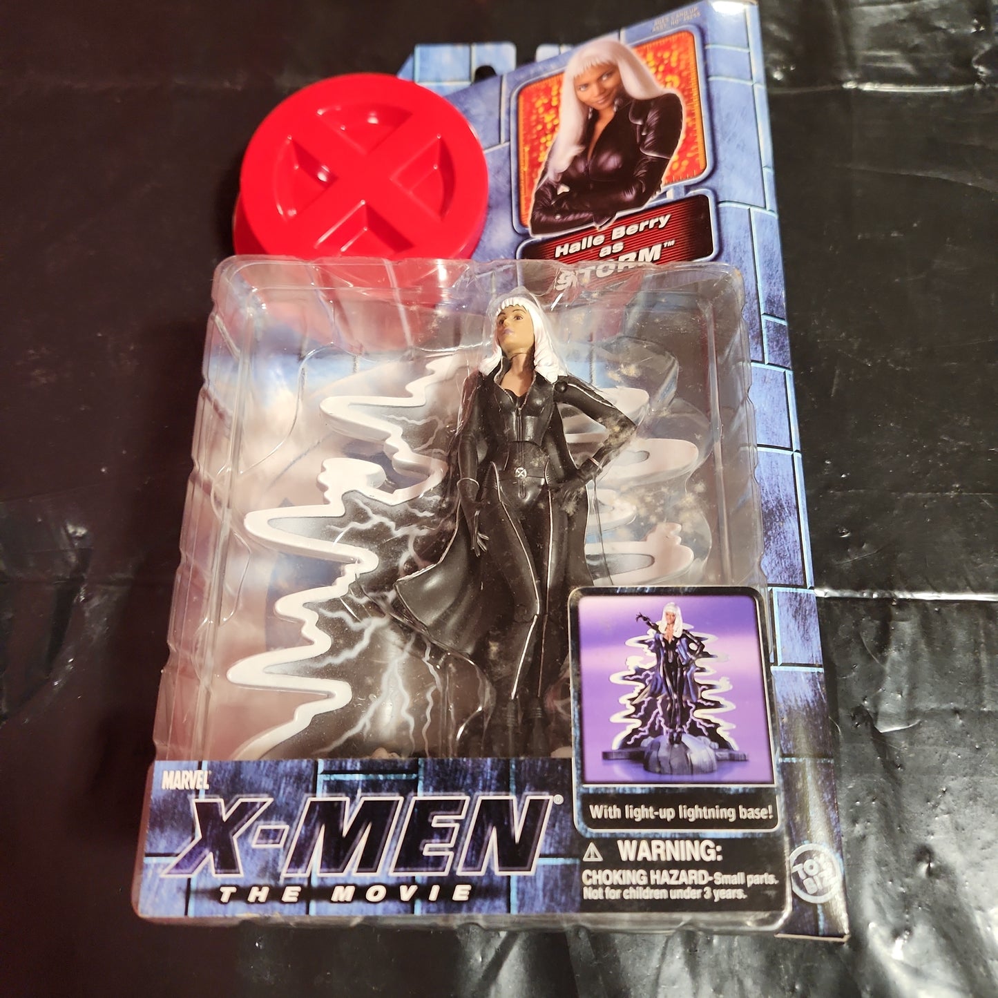 NEW 2000 Toy Biz Marvel X-Men The Movie Halle Berry As Storm Action Figure