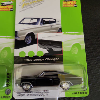 Johnny Lightning 1966 Dodge Charger Charger Tribute Mopar Nationals 2004 Silver and black