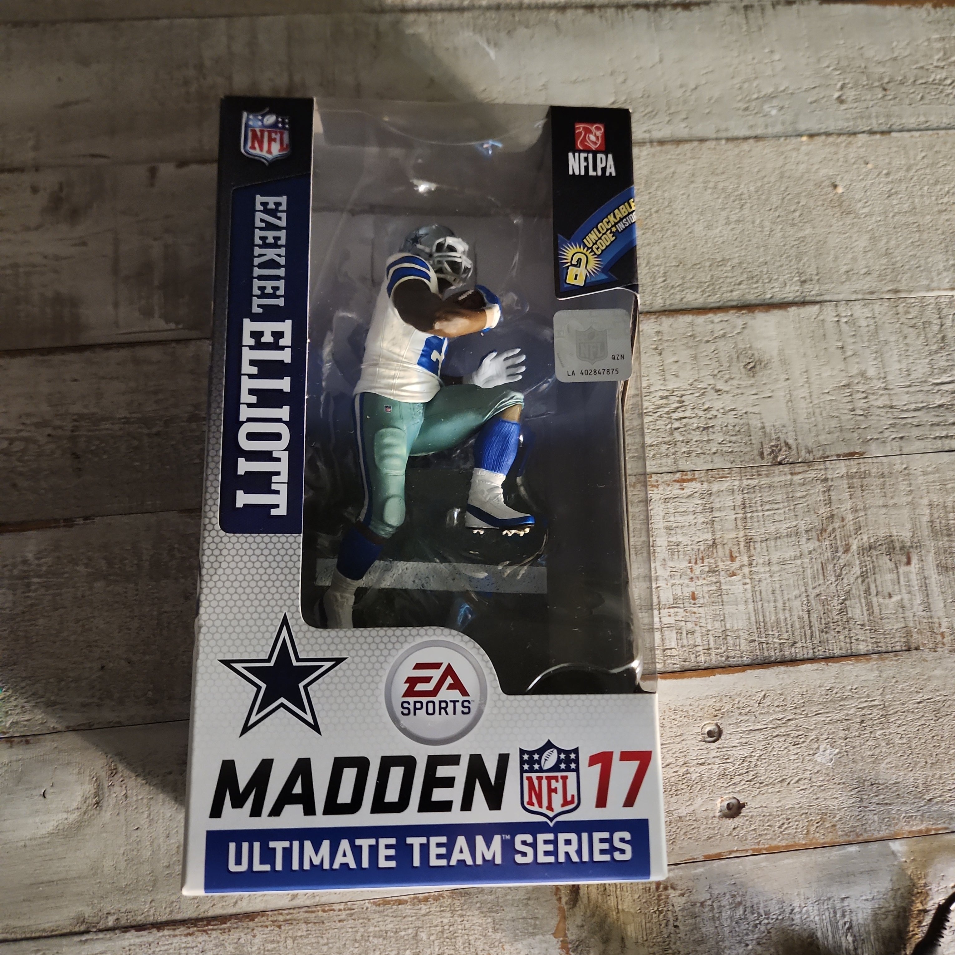 McFarlane NFL EA Sports Madden 17 Series 2 Ezekiel Elliott Rookie Dall ...