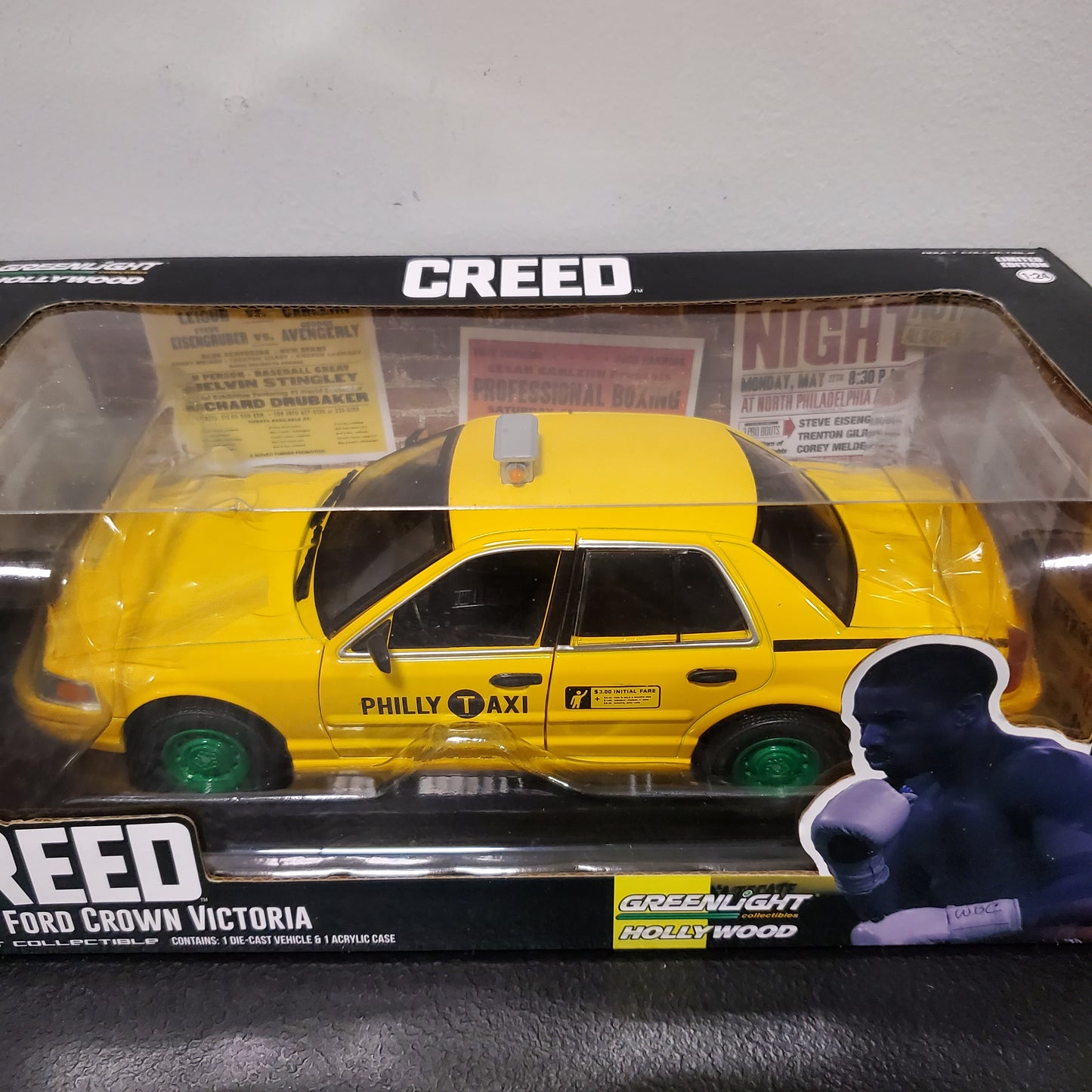 Greenlight Creed 1999 Ford Crown Victoria *CHASE* Greenie 1:24 Limited Edition Green Wheels