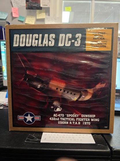 Ertl Collectibles Douglas DC-3 AC-47D "Spooky" Gunship 432nd Tactical Fighter Wing Udorn R.T.A.B. 1970