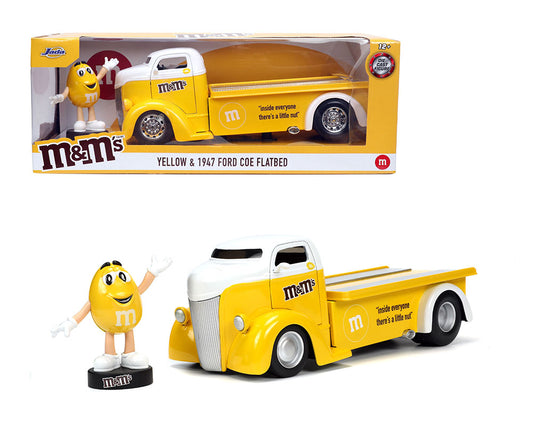 Jada 1:24 1947 Ford COE Flatbed With Yellow M&M’s Figure – Hollywood Rides