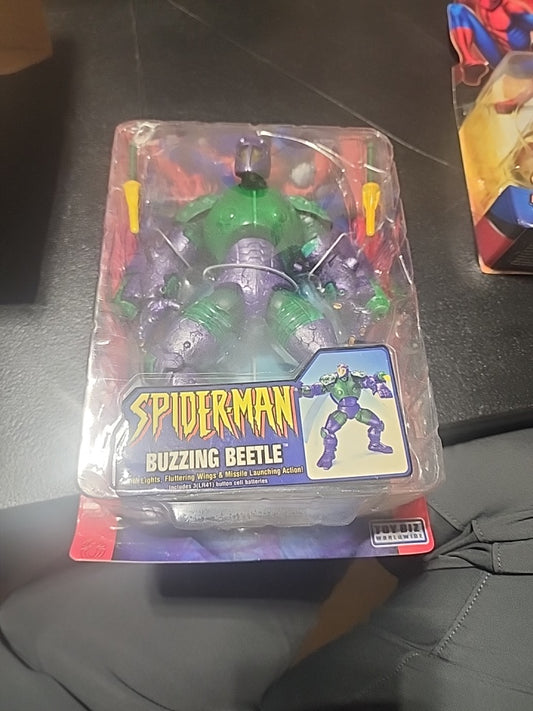 Toy Biz Spider-Man Escarabajo zumbador con luces, alas y acción de lanzamiento de misiles 2005