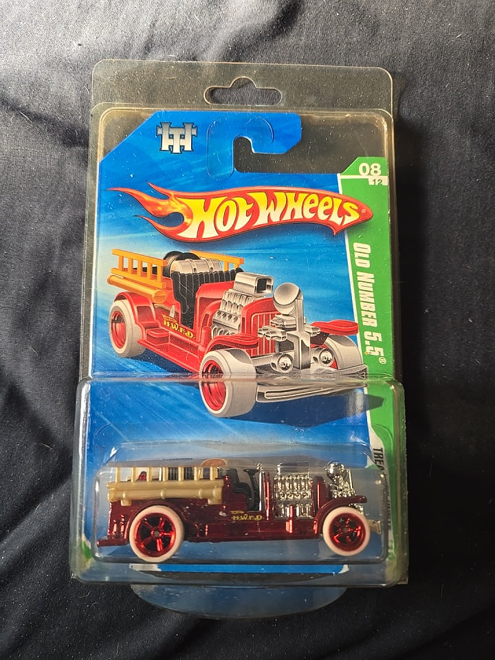 Hot Wheels Old Number 5.5 Fire Truck 2010 Treasure Hunt White Tires