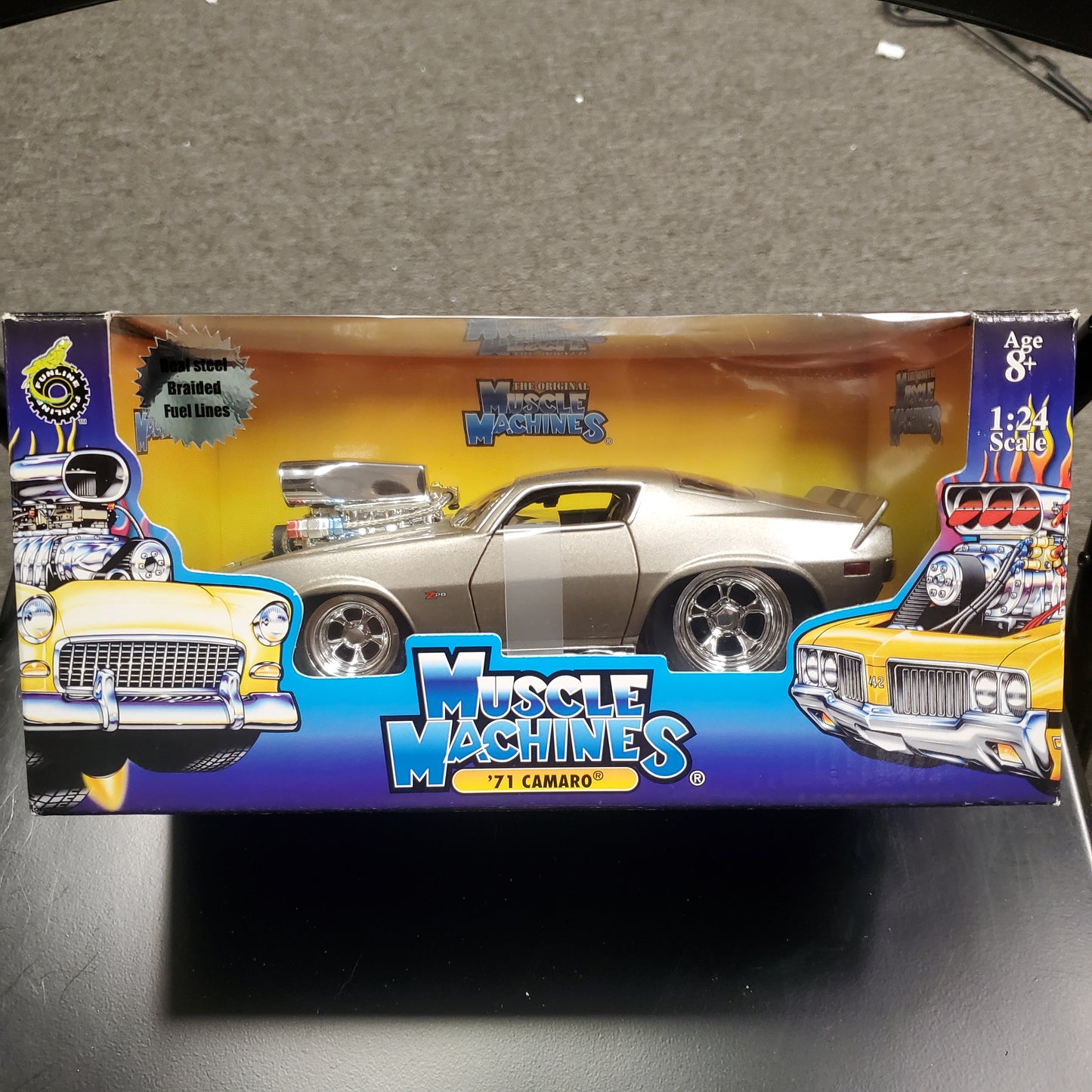 Muscle Machines '71 Camaro 1/24 - Silver with Black Stripes