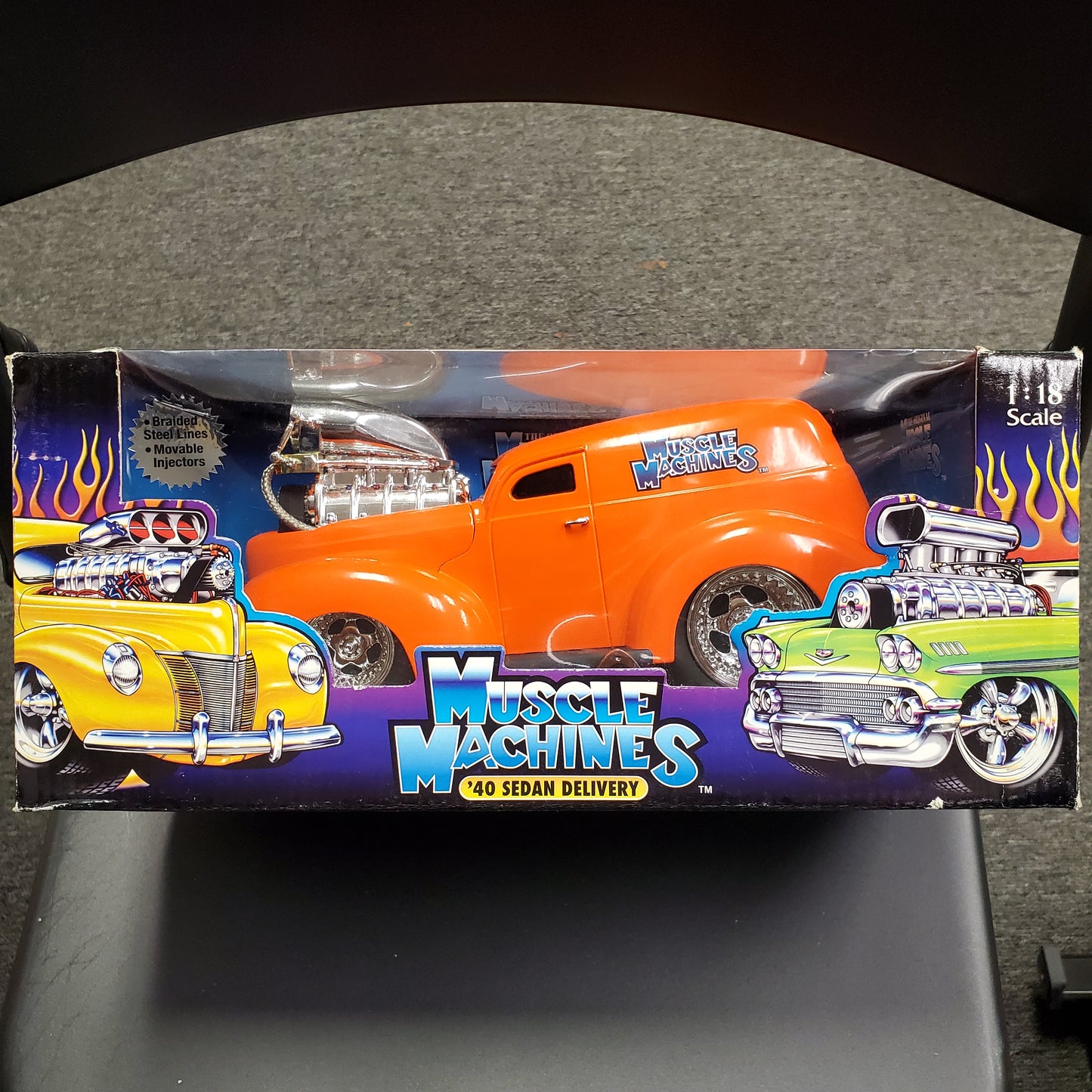 Muscle Machines 1 18 '40 Sedan Delivery - Orange