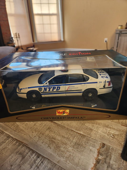 NYPD New York City Police Department Chevy Impala Police Car Sedan 1:18 Scale