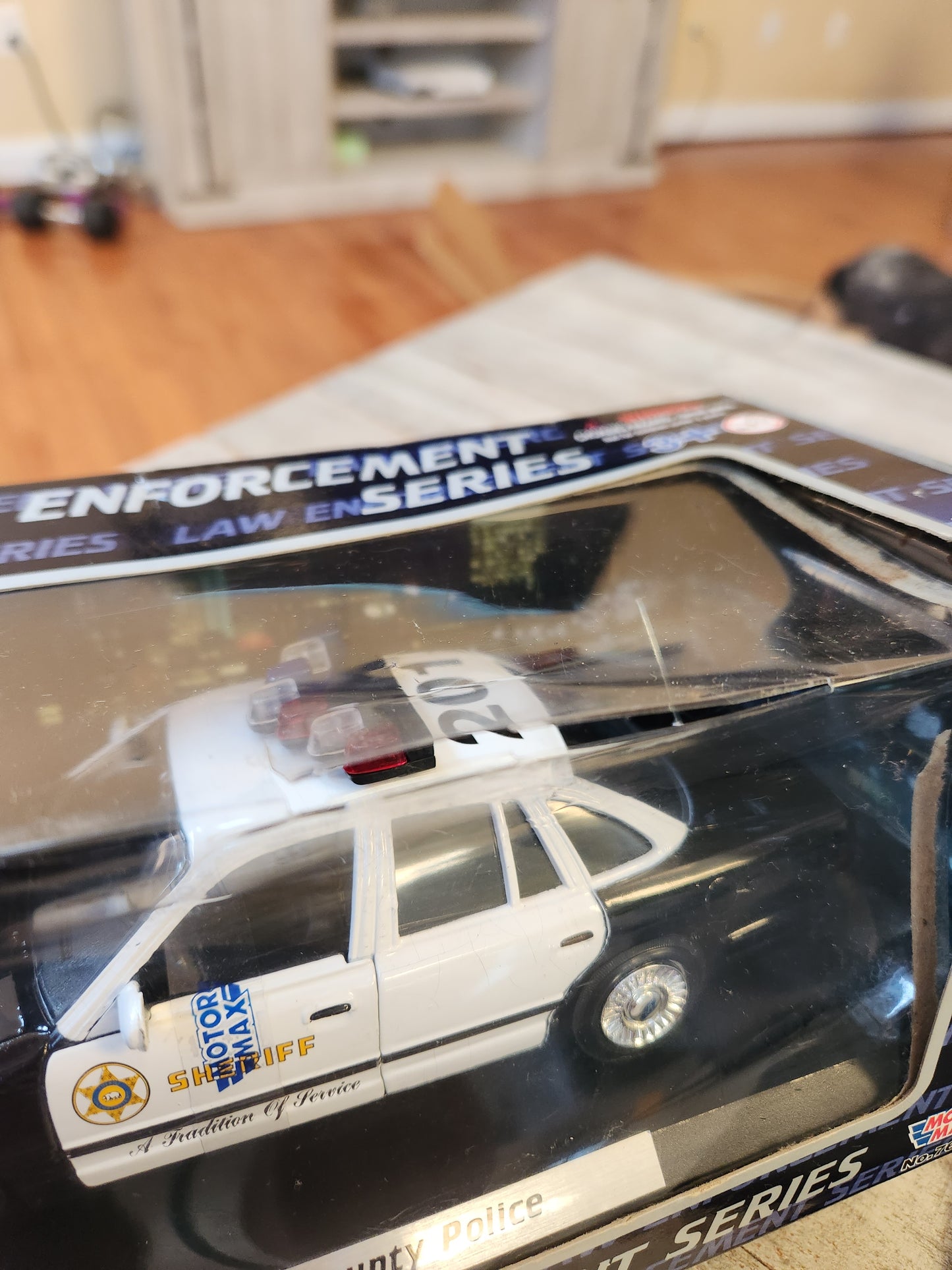 Motor Max Los Angeles LAPD County Police Diecast 1:24 Law Enforcement Series