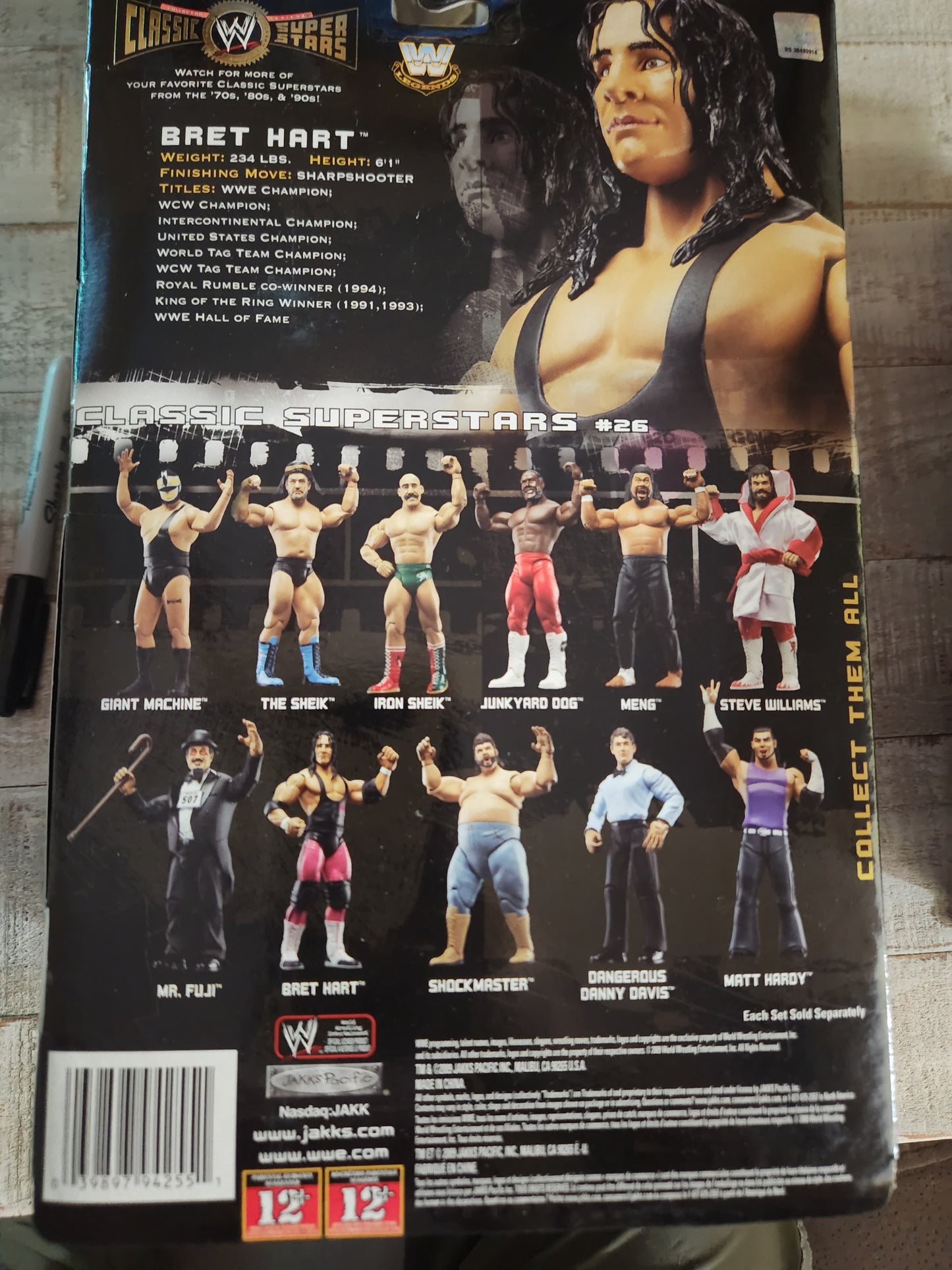 BRET HART CLASSIC SUPERSTARS SERIES 26 WWE WRESTLING ACTION FIGURE