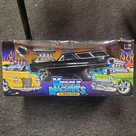 Funline Muscle Machines 1965 Chevelle Wagon Black 1:18 Die Cast Chopped/Blown