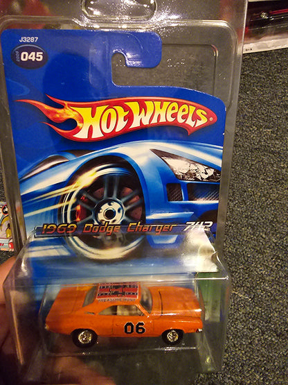 Dukes of Hazard 2006 SUPER TREASURE T-HUNT Hot Wheels 1969 DODGE CHARGER 045