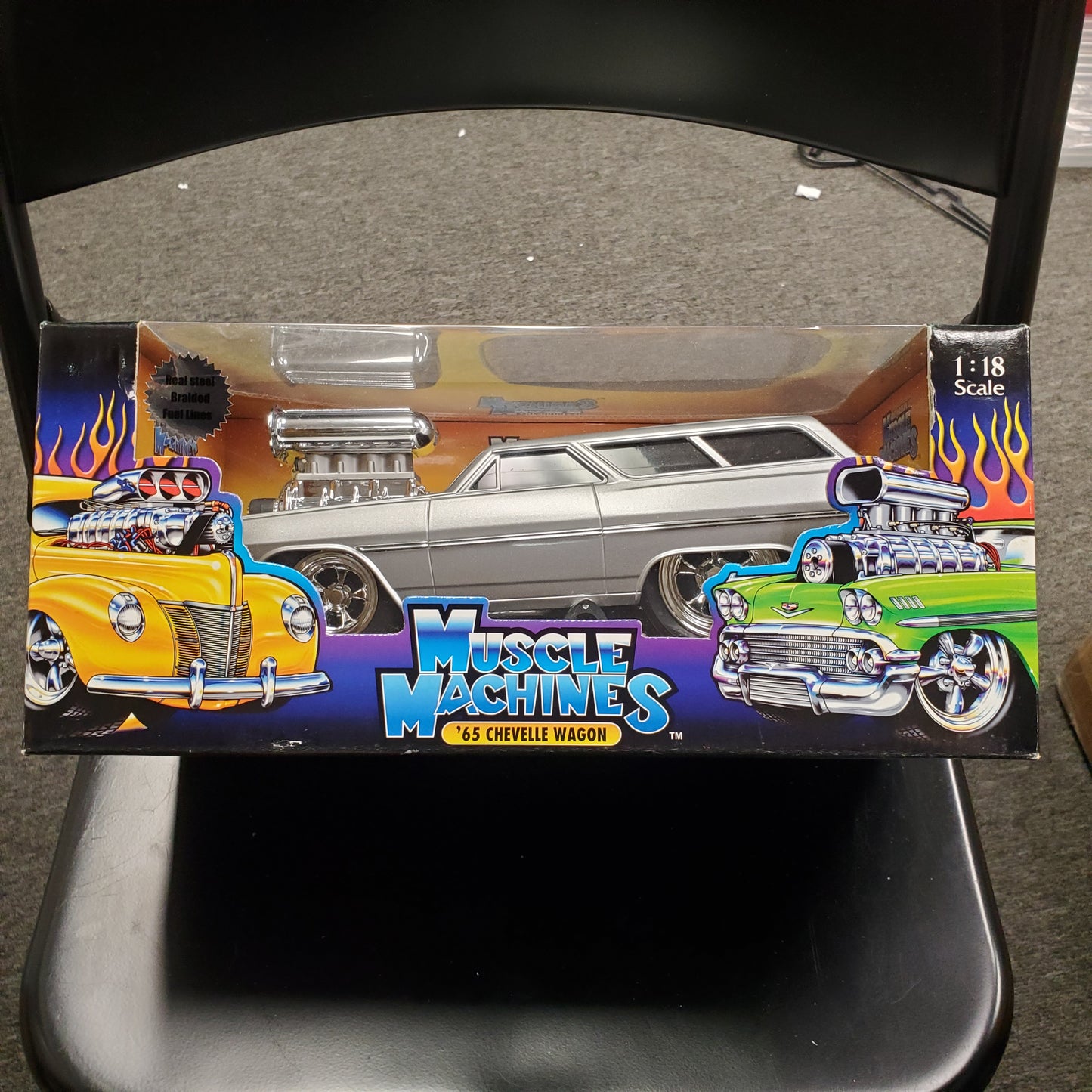 Muscle Machines 1/18 '65  Chevelle Wagon Diecast - Silver 026