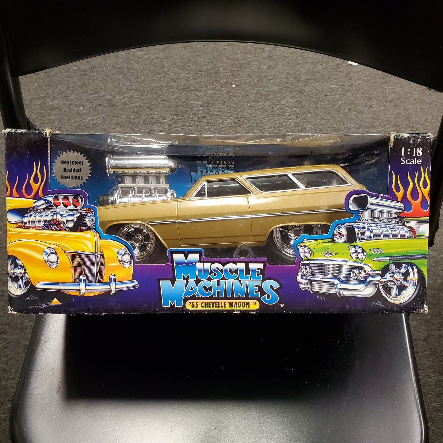 Muscle Machines 1/18 '65 Chevelle Wagon Diecast - Gold