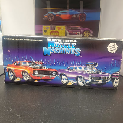 Muscle Machines 1:18 '69 Camaro - Red with Flames