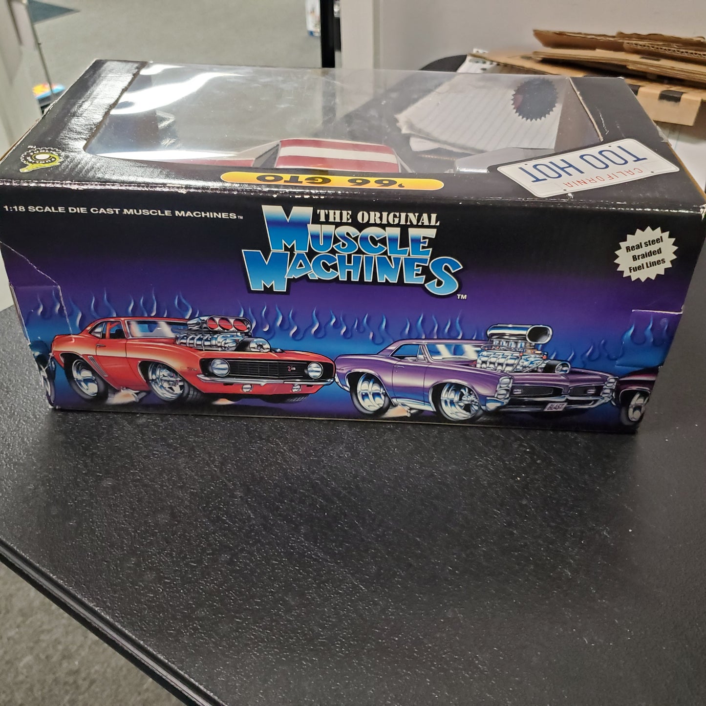 2002 Muscle Machines '57 Chevy (patriotic) 1:18 Scale car