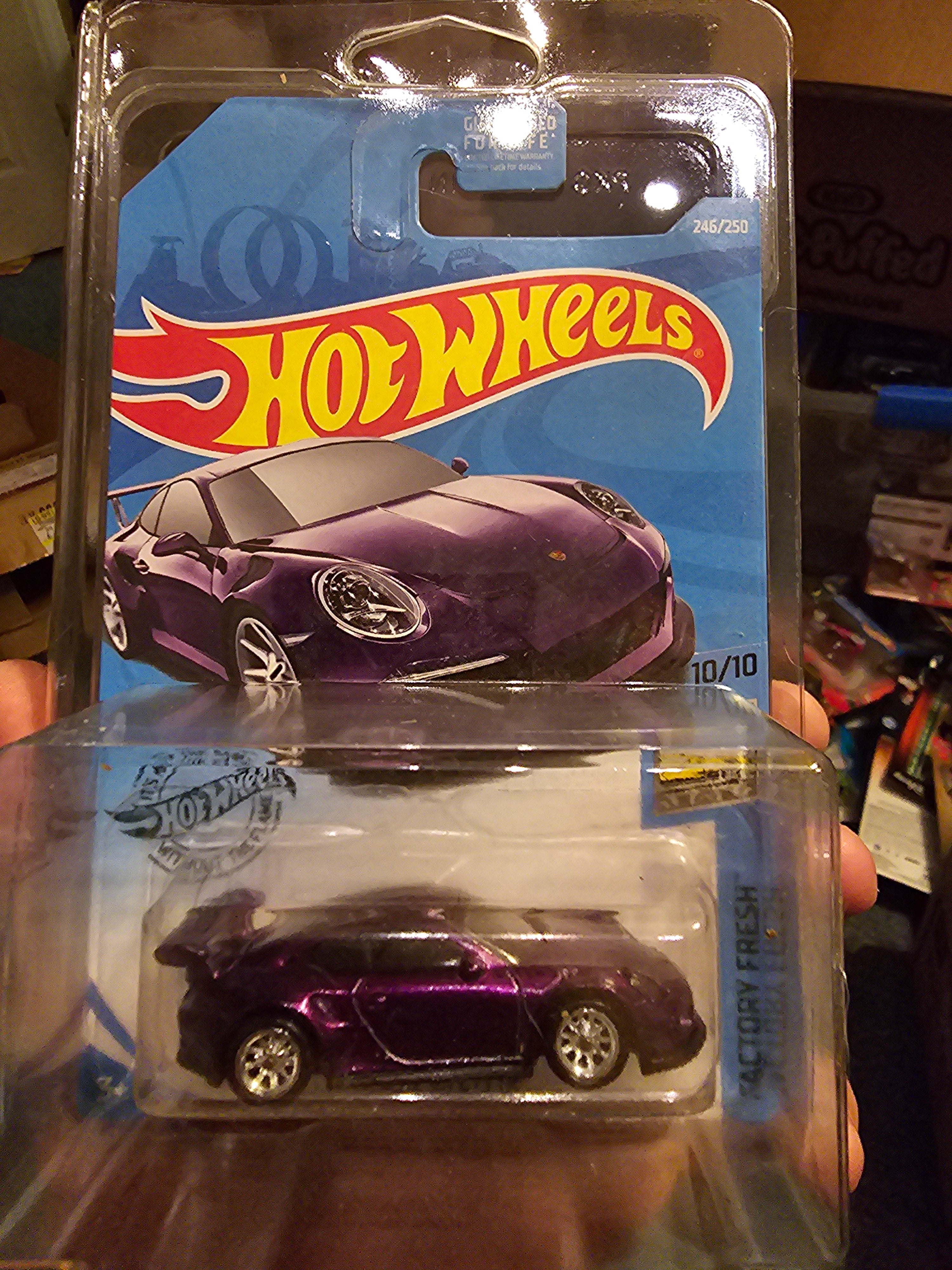 Hot Wheels Super treasure store hunt Porsche 911 GT3 RS