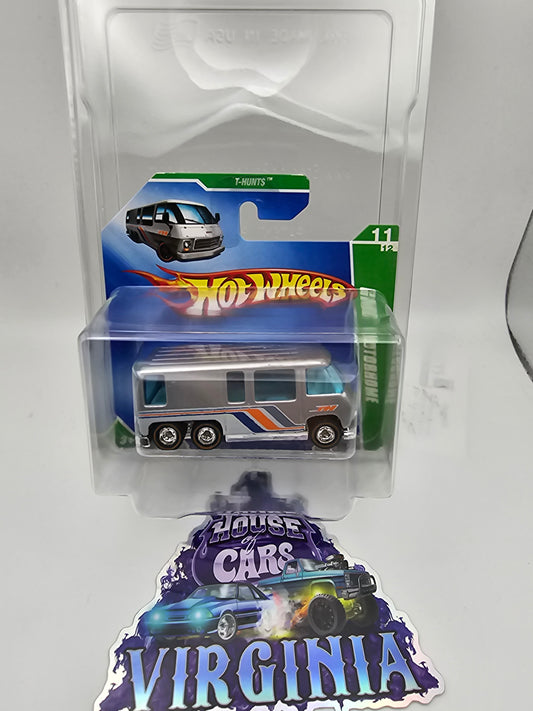 2009 Hot Wheels Treasure Hunt GMC Motorhome