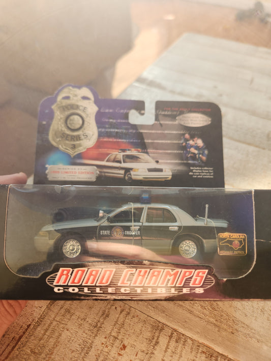 Road Champs 1999 North Carolina State Police Ford Crown Vic Police Car 1/43