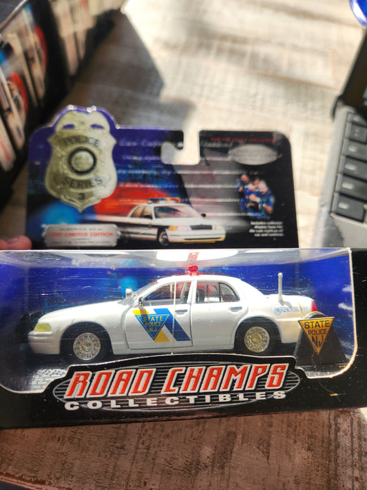 Road Champs 1999 detroit  Police Ford Crown Vic Police Car 1/43