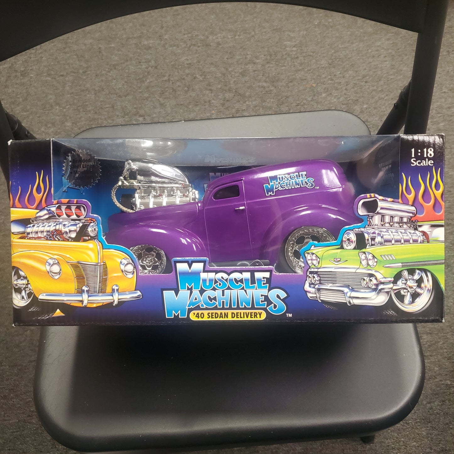 Muscle Machines 1:18 '40 Sedan Delivery - Purple