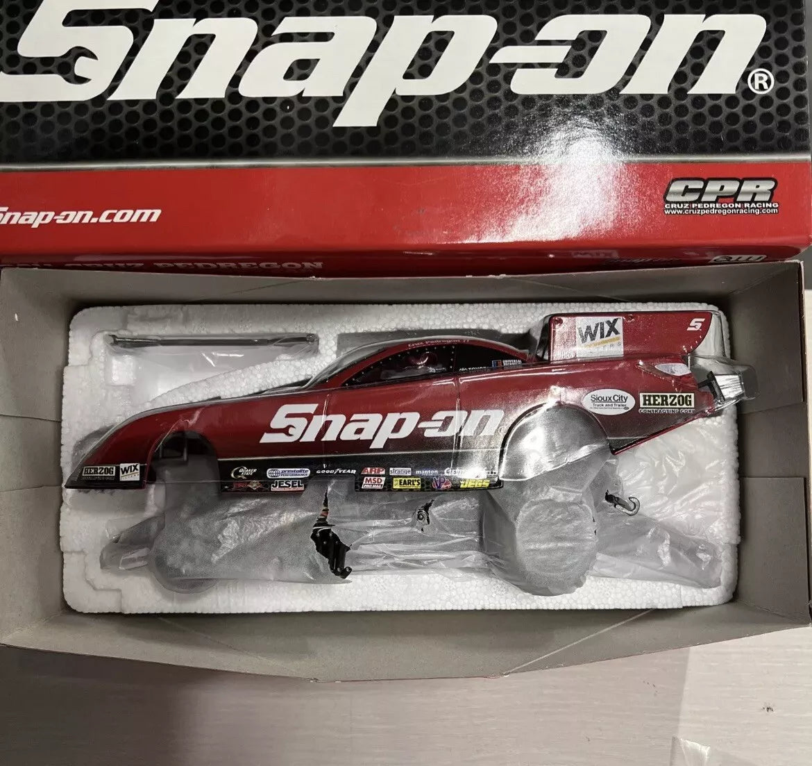 Snap-on Toyota 1/24 Scale Auto World NHRA Funny Car Cruz Pedregon 2011