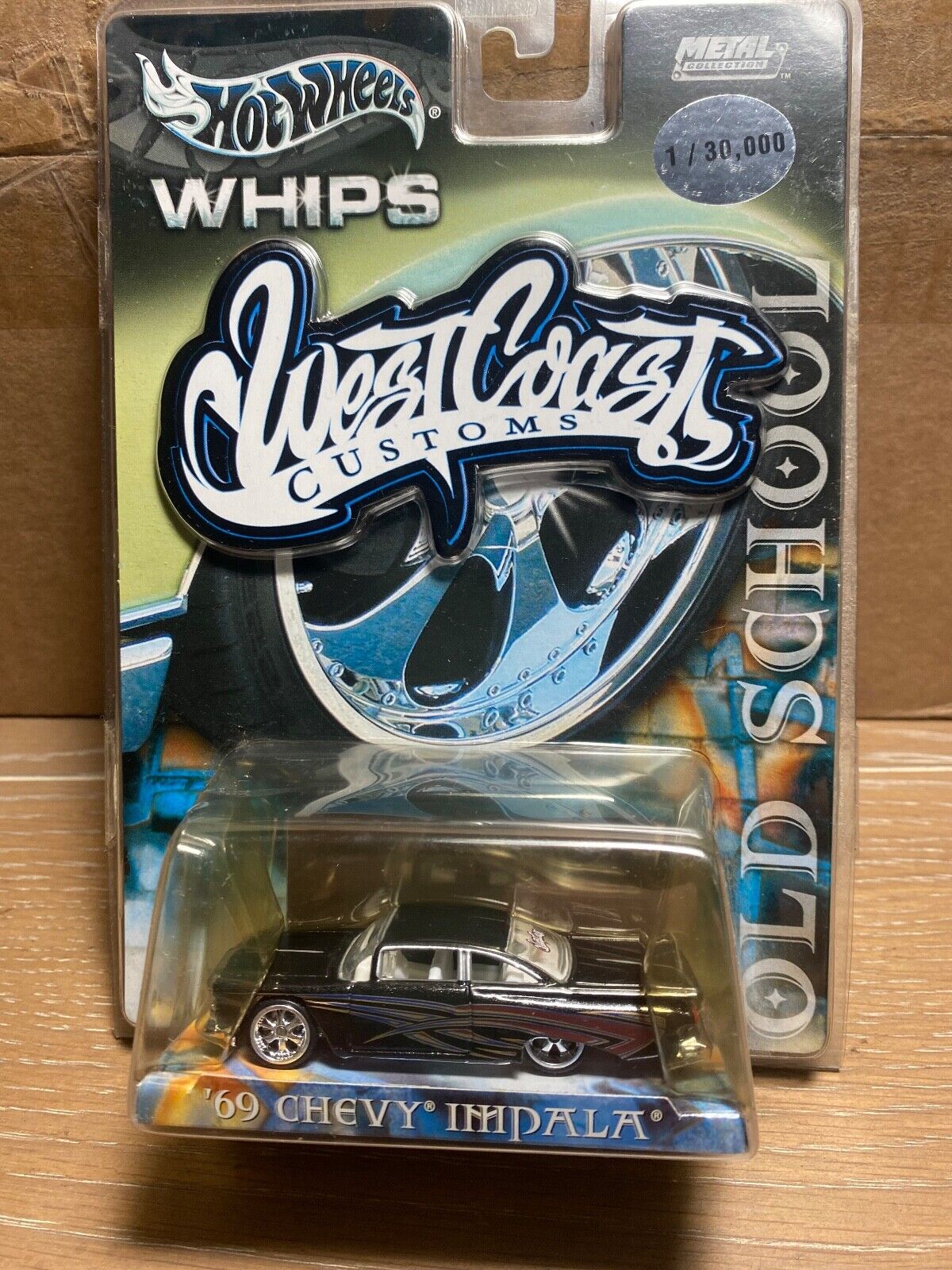 Hot Wheels Whips '69 Chevy Impala Aduana de la Costa Oeste 1/30000 Negro
